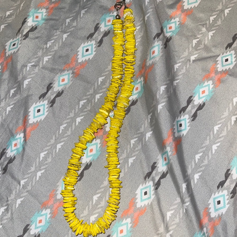 yellow necklace !